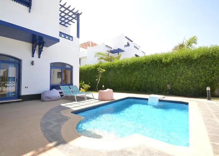 Apartment Luxury 4 Bedroom For Rent In Amaros