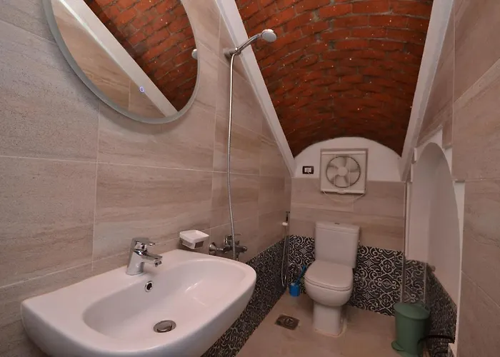 Luxury 4 Bedroom For Rent In Amaros Apartment *