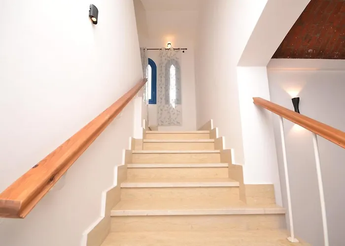 Luxury 4 Bedroom For Rent In Amaros *