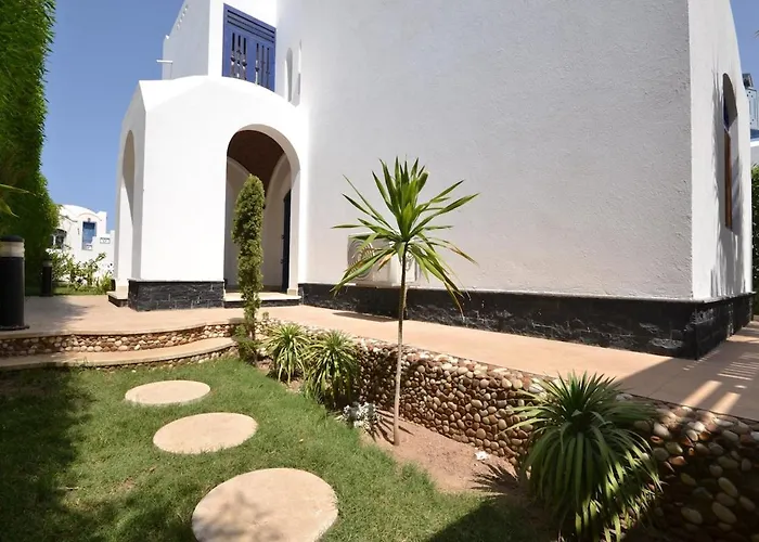 Luxury 4 Bedroom For Rent In Amaros